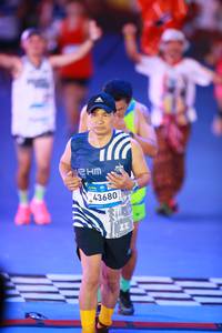 BIB: 43680
                            <button type="button" onclick="openModal(22936253)" class="btn btn-primary btn-sm float-right btn-popup" data-toggle="modal" data-target=".modal-high-quality">
                        <i class="fas fa-shopping-cart"></i> Add to Cart
                    </button>
                                            <button type="button" onclick="isThisMe(22936253, true)" class="btn btn-success btn-sm float-right btn-popup btn-isme hidden" data-toggle="tooltip" data-placement="bottom" title="นี่คือรูปของคุณใช่ไหม คลิกที่นี่เพื่อเอาเข้าอัลบั้ม">
                        <i class="fas fa-plus"></i> Add to album
                    </button>
                    <button type="button" onclick="isThisMe(22936253, false)" class="btn btn-warning btn-sm float-right btn-popup btn-isnotme hidden">
                        <i class="fas fa-ban"></i> Remove from album
                    </button>