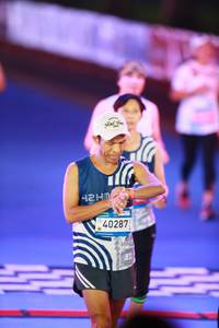 BIB: 40287
                            <button type="button" onclick="openModal(22942118)" class="btn btn-primary btn-sm float-right btn-popup" data-toggle="modal" data-target=".modal-high-quality">
                        <i class="fas fa-shopping-cart"></i> Add to Cart
                    </button>
                                            <button type="button" onclick="isThisMe(22942118, true)" class="btn btn-success btn-sm float-right btn-popup btn-isme hidden" data-toggle="tooltip" data-placement="bottom" title="นี่คือรูปของคุณใช่ไหม คลิกที่นี่เพื่อเอาเข้าอัลบั้ม">
                        <i class="fas fa-plus"></i> Add to album
                    </button>
                    <button type="button" onclick="isThisMe(22942118, false)" class="btn btn-warning btn-sm float-right btn-popup btn-isnotme hidden">
                        <i class="fas fa-ban"></i> Remove from album
                    </button>