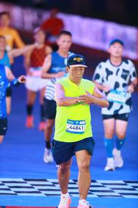 BIB: 15453, 17877
                            <button type="button" onclick="openModal(22932157)" class="btn btn-primary btn-sm float-right btn-popup" data-toggle="modal" data-target=".modal-high-quality">
                        <i class="fas fa-shopping-cart"></i> Add to Cart
                    </button>
                                            <button type="button" onclick="isThisMe(22932157, true)" class="btn btn-success btn-sm float-right btn-popup btn-isme hidden" data-toggle="tooltip" data-placement="bottom" title="นี่คือรูปของคุณใช่ไหม คลิกที่นี่เพื่อเอาเข้าอัลบั้ม">
                        <i class="fas fa-plus"></i> Add to album
                    </button>
                    <button type="button" onclick="isThisMe(22932157, false)" class="btn btn-warning btn-sm float-right btn-popup btn-isnotme hidden">
                        <i class="fas fa-ban"></i> Remove from album
                    </button>