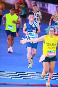 BIB: 44857, 2006
                            <button type="button" onclick="openModal(22931738)" class="btn btn-primary btn-sm float-right btn-popup" data-toggle="modal" data-target=".modal-high-quality">
                        <i class="fas fa-shopping-cart"></i> Add to Cart
                    </button>
                                            <button type="button" onclick="isThisMe(22931738, true)" class="btn btn-success btn-sm float-right btn-popup btn-isme hidden" data-toggle="tooltip" data-placement="bottom" title="นี่คือรูปของคุณใช่ไหม คลิกที่นี่เพื่อเอาเข้าอัลบั้ม">
                        <i class="fas fa-plus"></i> Add to album
                    </button>
                    <button type="button" onclick="isThisMe(22931738, false)" class="btn btn-warning btn-sm float-right btn-popup btn-isnotme hidden">
                        <i class="fas fa-ban"></i> Remove from album
                    </button>