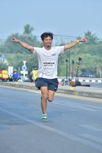 BIB: 4242
                            <button type="button" onclick="openModal(8201908)" class="btn btn-primary btn-sm float-right btn-popup" data-toggle="modal" data-target=".modal-high-quality">
                        <i class="fas fa-shopping-cart"></i> Add to Cart
                    </button>
                                            <button type="button" onclick="isThisMe(8201908, true)" class="btn btn-success btn-sm float-right btn-popup btn-isme hidden" data-toggle="tooltip" data-placement="bottom" title="นี่คือรูปของคุณใช่ไหม คลิกที่นี่เพื่อเอาเข้าอัลบั้ม">
                        <i class="fas fa-plus"></i> Add to album
                    </button>
                    <button type="button" onclick="isThisMe(8201908, false)" class="btn btn-warning btn-sm float-right btn-popup btn-isnotme hidden">
                        <i class="fas fa-ban"></i> Remove from album
                    </button>