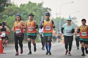 BIB: 046701, 46875, 4052
                            <button type="button" onclick="openModal(8012759)" class="btn btn-primary btn-sm float-right btn-popup" data-toggle="modal" data-target=".modal-high-quality">
                        <i class="fas fa-shopping-cart"></i> Add to Cart
                    </button>
                                            <button type="button" onclick="isThisMe(8012759, true)" class="btn btn-success btn-sm float-right btn-popup btn-isme hidden" data-toggle="tooltip" data-placement="bottom" title="นี่คือรูปของคุณใช่ไหม คลิกที่นี่เพื่อเอาเข้าอัลบั้ม">
                        <i class="fas fa-plus"></i> Add to album
                    </button>
                    <button type="button" onclick="isThisMe(8012759, false)" class="btn btn-warning btn-sm float-right btn-popup btn-isnotme hidden">
                        <i class="fas fa-ban"></i> Remove from album
                    </button>