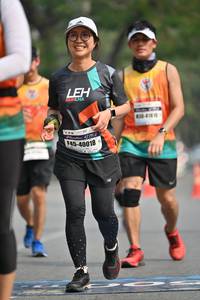 BIB: 40018
                            <button type="button" onclick="openModal(7614603)" class="btn btn-primary btn-sm float-right btn-popup" data-toggle="modal" data-target=".modal-high-quality">
                        <i class="fas fa-shopping-cart"></i> Add to Cart
                    </button>
                                            <button type="button" onclick="isThisMe(7614603, true)" class="btn btn-success btn-sm float-right btn-popup btn-isme hidden" data-toggle="tooltip" data-placement="bottom" title="นี่คือรูปของคุณใช่ไหม คลิกที่นี่เพื่อเอาเข้าอัลบั้ม">
                        <i class="fas fa-plus"></i> Add to album
                    </button>
                    <button type="button" onclick="isThisMe(7614603, false)" class="btn btn-warning btn-sm float-right btn-popup btn-isnotme hidden">
                        <i class="fas fa-ban"></i> Remove from album
                    </button>