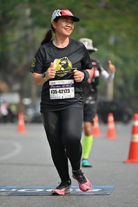 BIB: 195, 42123
                            <button type="button" onclick="openModal(7613920)" class="btn btn-primary btn-sm float-right btn-popup" data-toggle="modal" data-target=".modal-high-quality">
                        <i class="fas fa-shopping-cart"></i> Add to Cart
                    </button>
                                            <button type="button" onclick="isThisMe(7613920, true)" class="btn btn-success btn-sm float-right btn-popup btn-isme hidden" data-toggle="tooltip" data-placement="bottom" title="นี่คือรูปของคุณใช่ไหม คลิกที่นี่เพื่อเอาเข้าอัลบั้ม">
                        <i class="fas fa-plus"></i> Add to album
                    </button>
                    <button type="button" onclick="isThisMe(7613920, false)" class="btn btn-warning btn-sm float-right btn-popup btn-isnotme hidden">
                        <i class="fas fa-ban"></i> Remove from album
                    </button>