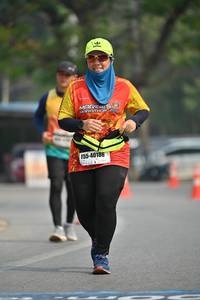 BIB: 40186
                            <button type="button" onclick="openModal(7615949)" class="btn btn-primary btn-sm float-right btn-popup" data-toggle="modal" data-target=".modal-high-quality">
                        <i class="fas fa-shopping-cart"></i> Add to Cart
                    </button>
                                            <button type="button" onclick="isThisMe(7615949, true)" class="btn btn-success btn-sm float-right btn-popup btn-isme hidden" data-toggle="tooltip" data-placement="bottom" title="นี่คือรูปของคุณใช่ไหม คลิกที่นี่เพื่อเอาเข้าอัลบั้ม">
                        <i class="fas fa-plus"></i> Add to album
                    </button>
                    <button type="button" onclick="isThisMe(7615949, false)" class="btn btn-warning btn-sm float-right btn-popup btn-isnotme hidden">
                        <i class="fas fa-ban"></i> Remove from album
                    </button>