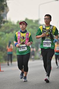 BIB: 41920, 40941
                            <button type="button" onclick="openModal(8019822)" class="btn btn-primary btn-sm float-right btn-popup" data-toggle="modal" data-target=".modal-high-quality">
                        <i class="fas fa-shopping-cart"></i> Add to Cart
                    </button>
                                            <button type="button" onclick="isThisMe(8019822, true)" class="btn btn-success btn-sm float-right btn-popup btn-isme hidden" data-toggle="tooltip" data-placement="bottom" title="นี่คือรูปของคุณใช่ไหม คลิกที่นี่เพื่อเอาเข้าอัลบั้ม">
                        <i class="fas fa-plus"></i> Add to album
                    </button>
                    <button type="button" onclick="isThisMe(8019822, false)" class="btn btn-warning btn-sm float-right btn-popup btn-isnotme hidden">
                        <i class="fas fa-ban"></i> Remove from album
                    </button>