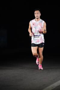 BIB: 42190
                            <button type="button" onclick="openModal(7350277)" class="btn btn-primary btn-sm float-right btn-popup" data-toggle="modal" data-target=".modal-high-quality">
                        <i class="fas fa-shopping-cart"></i> Add to Cart
                    </button>
                                            <button type="button" onclick="isThisMe(7350277, true)" class="btn btn-success btn-sm float-right btn-popup btn-isme hidden" data-toggle="tooltip" data-placement="bottom" title="นี่คือรูปของคุณใช่ไหม คลิกที่นี่เพื่อเอาเข้าอัลบั้ม">
                        <i class="fas fa-plus"></i> Add to album
                    </button>
                    <button type="button" onclick="isThisMe(7350277, false)" class="btn btn-warning btn-sm float-right btn-popup btn-isnotme hidden">
                        <i class="fas fa-ban"></i> Remove from album
                    </button>