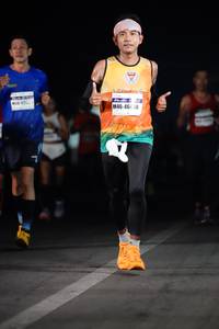 BIB: 464
                            <button type="button" onclick="openModal(7354586)" class="btn btn-primary btn-sm float-right btn-popup" data-toggle="modal" data-target=".modal-high-quality">
                        <i class="fas fa-shopping-cart"></i> Add to Cart
                    </button>
                                            <button type="button" onclick="isThisMe(7354586, true)" class="btn btn-success btn-sm float-right btn-popup btn-isme hidden" data-toggle="tooltip" data-placement="bottom" title="นี่คือรูปของคุณใช่ไหม คลิกที่นี่เพื่อเอาเข้าอัลบั้ม">
                        <i class="fas fa-plus"></i> Add to album
                    </button>
                    <button type="button" onclick="isThisMe(7354586, false)" class="btn btn-warning btn-sm float-right btn-popup btn-isnotme hidden">
                        <i class="fas fa-ban"></i> Remove from album
                    </button>