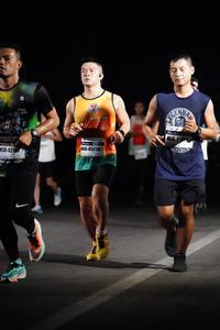 BIB: 421
                            <button type="button" onclick="openModal(7354886)" class="btn btn-primary btn-sm float-right btn-popup" data-toggle="modal" data-target=".modal-high-quality">
                        <i class="fas fa-shopping-cart"></i> Add to Cart
                    </button>
                                            <button type="button" onclick="isThisMe(7354886, true)" class="btn btn-success btn-sm float-right btn-popup btn-isme hidden" data-toggle="tooltip" data-placement="bottom" title="นี่คือรูปของคุณใช่ไหม คลิกที่นี่เพื่อเอาเข้าอัลบั้ม">
                        <i class="fas fa-plus"></i> Add to album
                    </button>
                    <button type="button" onclick="isThisMe(7354886, false)" class="btn btn-warning btn-sm float-right btn-popup btn-isnotme hidden">
                        <i class="fas fa-ban"></i> Remove from album
                    </button>