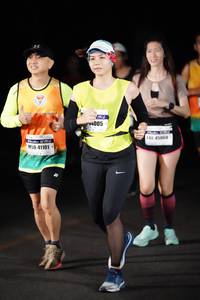 BIB: 4005, 140, 45060, 41101
                            <button type="button" onclick="openModal(8558733)" class="btn btn-primary btn-sm float-right btn-popup" data-toggle="modal" data-target=".modal-high-quality">
                        <i class="fas fa-shopping-cart"></i> Add to Cart
                    </button>
                                            <button type="button" onclick="isThisMe(8558733, true)" class="btn btn-success btn-sm float-right btn-popup btn-isme hidden" data-toggle="tooltip" data-placement="bottom" title="นี่คือรูปของคุณใช่ไหม คลิกที่นี่เพื่อเอาเข้าอัลบั้ม">
                        <i class="fas fa-plus"></i> Add to album
                    </button>
                    <button type="button" onclick="isThisMe(8558733, false)" class="btn btn-warning btn-sm float-right btn-popup btn-isnotme hidden">
                        <i class="fas fa-ban"></i> Remove from album
                    </button>