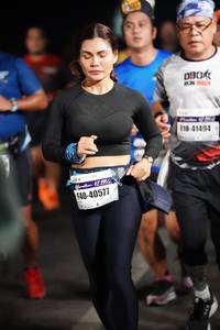 BIB: 41494, 4219, 40577
                            <button type="button" onclick="openModal(8569622)" class="btn btn-primary btn-sm float-right btn-popup" data-toggle="modal" data-target=".modal-high-quality">
                        <i class="fas fa-shopping-cart"></i> Add to Cart
                    </button>
                                            <button type="button" onclick="isThisMe(8569622, true)" class="btn btn-success btn-sm float-right btn-popup btn-isme hidden" data-toggle="tooltip" data-placement="bottom" title="นี่คือรูปของคุณใช่ไหม คลิกที่นี่เพื่อเอาเข้าอัลบั้ม">
                        <i class="fas fa-plus"></i> Add to album
                    </button>
                    <button type="button" onclick="isThisMe(8569622, false)" class="btn btn-warning btn-sm float-right btn-popup btn-isnotme hidden">
                        <i class="fas fa-ban"></i> Remove from album
                    </button>