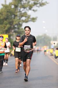 BIB: 422
                            <button type="button" onclick="openModal(9163839)" class="btn btn-primary btn-sm float-right btn-popup" data-toggle="modal" data-target=".modal-high-quality">
                        <i class="fas fa-shopping-cart"></i> Add to Cart
                    </button>
                                            <button type="button" onclick="isThisMe(9163839, true)" class="btn btn-success btn-sm float-right btn-popup btn-isme hidden" data-toggle="tooltip" data-placement="bottom" title="นี่คือรูปของคุณใช่ไหม คลิกที่นี่เพื่อเอาเข้าอัลบั้ม">
                        <i class="fas fa-plus"></i> Add to album
                    </button>
                    <button type="button" onclick="isThisMe(9163839, false)" class="btn btn-warning btn-sm float-right btn-popup btn-isnotme hidden">
                        <i class="fas fa-ban"></i> Remove from album
                    </button>
