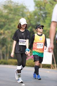 BIB: 40447
                            <button type="button" onclick="openModal(8923651)" class="btn btn-primary btn-sm float-right btn-popup" data-toggle="modal" data-target=".modal-high-quality">
                        <i class="fas fa-shopping-cart"></i> Add to Cart
                    </button>
                                            <button type="button" onclick="isThisMe(8923651, true)" class="btn btn-success btn-sm float-right btn-popup btn-isme hidden" data-toggle="tooltip" data-placement="bottom" title="นี่คือรูปของคุณใช่ไหม คลิกที่นี่เพื่อเอาเข้าอัลบั้ม">
                        <i class="fas fa-plus"></i> Add to album
                    </button>
                    <button type="button" onclick="isThisMe(8923651, false)" class="btn btn-warning btn-sm float-right btn-popup btn-isnotme hidden">
                        <i class="fas fa-ban"></i> Remove from album
                    </button>