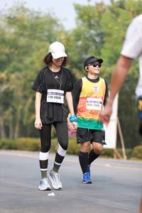 BIB: 40447
                            <button type="button" onclick="openModal(8923660)" class="btn btn-primary btn-sm float-right btn-popup" data-toggle="modal" data-target=".modal-high-quality">
                        <i class="fas fa-shopping-cart"></i> Add to Cart
                    </button>
                                            <button type="button" onclick="isThisMe(8923660, true)" class="btn btn-success btn-sm float-right btn-popup btn-isme hidden" data-toggle="tooltip" data-placement="bottom" title="นี่คือรูปของคุณใช่ไหม คลิกที่นี่เพื่อเอาเข้าอัลบั้ม">
                        <i class="fas fa-plus"></i> Add to album
                    </button>
                    <button type="button" onclick="isThisMe(8923660, false)" class="btn btn-warning btn-sm float-right btn-popup btn-isnotme hidden">
                        <i class="fas fa-ban"></i> Remove from album
                    </button>