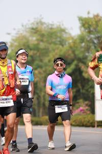 BIB: 40821, 41742, 1210
                            <button type="button" onclick="openModal(9039023)" class="btn btn-primary btn-sm float-right btn-popup" data-toggle="modal" data-target=".modal-high-quality">
                        <i class="fas fa-shopping-cart"></i> Add to Cart
                    </button>
                                            <button type="button" onclick="isThisMe(9039023, true)" class="btn btn-success btn-sm float-right btn-popup btn-isme hidden" data-toggle="tooltip" data-placement="bottom" title="นี่คือรูปของคุณใช่ไหม คลิกที่นี่เพื่อเอาเข้าอัลบั้ม">
                        <i class="fas fa-plus"></i> Add to album
                    </button>
                    <button type="button" onclick="isThisMe(9039023, false)" class="btn btn-warning btn-sm float-right btn-popup btn-isnotme hidden">
                        <i class="fas fa-ban"></i> Remove from album
                    </button>