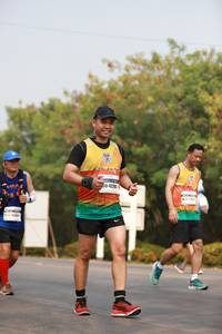 BIB: 422
                            <button type="button" onclick="openModal(8924986)" class="btn btn-primary btn-sm float-right btn-popup" data-toggle="modal" data-target=".modal-high-quality">
                        <i class="fas fa-shopping-cart"></i> Add to Cart
                    </button>
                                            <button type="button" onclick="isThisMe(8924986, true)" class="btn btn-success btn-sm float-right btn-popup btn-isme hidden" data-toggle="tooltip" data-placement="bottom" title="นี่คือรูปของคุณใช่ไหม คลิกที่นี่เพื่อเอาเข้าอัลบั้ม">
                        <i class="fas fa-plus"></i> Add to album
                    </button>
                    <button type="button" onclick="isThisMe(8924986, false)" class="btn btn-warning btn-sm float-right btn-popup btn-isnotme hidden">
                        <i class="fas fa-ban"></i> Remove from album
                    </button>