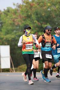 BIB: 40550, 41985
                            <button type="button" onclick="openModal(9040521)" class="btn btn-primary btn-sm float-right btn-popup" data-toggle="modal" data-target=".modal-high-quality">
                        <i class="fas fa-shopping-cart"></i> Add to Cart
                    </button>
                                            <button type="button" onclick="isThisMe(9040521, true)" class="btn btn-success btn-sm float-right btn-popup btn-isme hidden" data-toggle="tooltip" data-placement="bottom" title="นี่คือรูปของคุณใช่ไหม คลิกที่นี่เพื่อเอาเข้าอัลบั้ม">
                        <i class="fas fa-plus"></i> Add to album
                    </button>
                    <button type="button" onclick="isThisMe(9040521, false)" class="btn btn-warning btn-sm float-right btn-popup btn-isnotme hidden">
                        <i class="fas fa-ban"></i> Remove from album
                    </button>