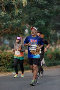 BIB: 100, 48495
                            <button type="button" onclick="openModal(9499369)" class="btn btn-primary btn-sm float-right btn-popup" data-toggle="modal" data-target=".modal-high-quality">
                        <i class="fas fa-shopping-cart"></i> Add to Cart
                    </button>
                                            <button type="button" onclick="isThisMe(9499369, true)" class="btn btn-success btn-sm float-right btn-popup btn-isme hidden" data-toggle="tooltip" data-placement="bottom" title="นี่คือรูปของคุณใช่ไหม คลิกที่นี่เพื่อเอาเข้าอัลบั้ม">
                        <i class="fas fa-plus"></i> Add to album
                    </button>
                    <button type="button" onclick="isThisMe(9499369, false)" class="btn btn-warning btn-sm float-right btn-popup btn-isnotme hidden">
                        <i class="fas fa-ban"></i> Remove from album
                    </button>