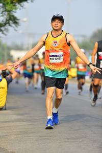 BIB: 42665
                            <button type="button" onclick="openModal(7962500)" class="btn btn-primary btn-sm float-right btn-popup" data-toggle="modal" data-target=".modal-high-quality">
                        <i class="fas fa-shopping-cart"></i> Add to Cart
                    </button>
                                            <button type="button" onclick="isThisMe(7962500, true)" class="btn btn-success btn-sm float-right btn-popup btn-isme hidden" data-toggle="tooltip" data-placement="bottom" title="นี่คือรูปของคุณใช่ไหม คลิกที่นี่เพื่อเอาเข้าอัลบั้ม">
                        <i class="fas fa-plus"></i> Add to album
                    </button>
                    <button type="button" onclick="isThisMe(7962500, false)" class="btn btn-warning btn-sm float-right btn-popup btn-isnotme hidden">
                        <i class="fas fa-ban"></i> Remove from album
                    </button>