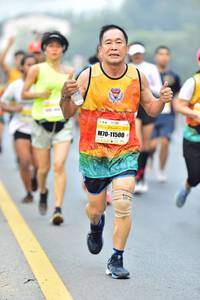 BIB: 11500
                            <button type="button" onclick="openModal(7543254)" class="btn btn-primary btn-sm float-right btn-popup" data-toggle="modal" data-target=".modal-high-quality">
                        <i class="fas fa-shopping-cart"></i> Add to Cart
                    </button>
                                            <button type="button" onclick="isThisMe(7543254, true)" class="btn btn-success btn-sm float-right btn-popup btn-isme hidden" data-toggle="tooltip" data-placement="bottom" title="นี่คือรูปของคุณใช่ไหม คลิกที่นี่เพื่อเอาเข้าอัลบั้ม">
                        <i class="fas fa-plus"></i> Add to album
                    </button>
                    <button type="button" onclick="isThisMe(7543254, false)" class="btn btn-warning btn-sm float-right btn-popup btn-isnotme hidden">
                        <i class="fas fa-ban"></i> Remove from album
                    </button>