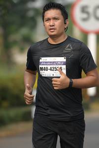 BIB: 421952, 425
                            <button type="button" onclick="openModal(8519846)" class="btn btn-primary btn-sm float-right btn-popup" data-toggle="modal" data-target=".modal-high-quality">
                        <i class="fas fa-shopping-cart"></i> Add to Cart
                    </button>
                                            <button type="button" onclick="isThisMe(8519846, true)" class="btn btn-success btn-sm float-right btn-popup btn-isme hidden" data-toggle="tooltip" data-placement="bottom" title="นี่คือรูปของคุณใช่ไหม คลิกที่นี่เพื่อเอาเข้าอัลบั้ม">
                        <i class="fas fa-plus"></i> Add to album
                    </button>
                    <button type="button" onclick="isThisMe(8519846, false)" class="btn btn-warning btn-sm float-right btn-popup btn-isnotme hidden">
                        <i class="fas fa-ban"></i> Remove from album
                    </button>