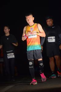 BIB: 4053, 474
                            <button type="button" onclick="openModal(7374176)" class="btn btn-primary btn-sm float-right btn-popup" data-toggle="modal" data-target=".modal-high-quality">
                        <i class="fas fa-shopping-cart"></i> Add to Cart
                    </button>
                                            <button type="button" onclick="isThisMe(7374176, true)" class="btn btn-success btn-sm float-right btn-popup btn-isme hidden" data-toggle="tooltip" data-placement="bottom" title="นี่คือรูปของคุณใช่ไหม คลิกที่นี่เพื่อเอาเข้าอัลบั้ม">
                        <i class="fas fa-plus"></i> Add to album
                    </button>
                    <button type="button" onclick="isThisMe(7374176, false)" class="btn btn-warning btn-sm float-right btn-popup btn-isnotme hidden">
                        <i class="fas fa-ban"></i> Remove from album
                    </button>