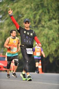 BIB: 46140
                            <button type="button" onclick="openModal(8957523)" class="btn btn-primary btn-sm float-right btn-popup" data-toggle="modal" data-target=".modal-high-quality">
                        <i class="fas fa-shopping-cart"></i> Add to Cart
                    </button>
                                            <button type="button" onclick="isThisMe(8957523, true)" class="btn btn-success btn-sm float-right btn-popup btn-isme hidden" data-toggle="tooltip" data-placement="bottom" title="นี่คือรูปของคุณใช่ไหม คลิกที่นี่เพื่อเอาเข้าอัลบั้ม">
                        <i class="fas fa-plus"></i> Add to album
                    </button>
                    <button type="button" onclick="isThisMe(8957523, false)" class="btn btn-warning btn-sm float-right btn-popup btn-isnotme hidden">
                        <i class="fas fa-ban"></i> Remove from album
                    </button>