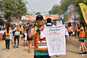 BIB: 42195, 46739, 7561
                            <button type="button" onclick="openModal(9060760)" class="btn btn-primary btn-sm float-right btn-popup" data-toggle="modal" data-target=".modal-high-quality">
                        <i class="fas fa-shopping-cart"></i> Add to Cart
                    </button>
                                            <button type="button" onclick="isThisMe(9060760, true)" class="btn btn-success btn-sm float-right btn-popup btn-isme hidden" data-toggle="tooltip" data-placement="bottom" title="นี่คือรูปของคุณใช่ไหม คลิกที่นี่เพื่อเอาเข้าอัลบั้ม">
                        <i class="fas fa-plus"></i> Add to album
                    </button>
                    <button type="button" onclick="isThisMe(9060760, false)" class="btn btn-warning btn-sm float-right btn-popup btn-isnotme hidden">
                        <i class="fas fa-ban"></i> Remove from album
                    </button>