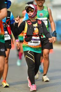 BIB: 425, 0533, 40085
                            <button type="button" onclick="openModal(10402010)" class="btn btn-primary btn-sm float-right btn-popup" data-toggle="modal" data-target=".modal-high-quality">
                        <i class="fas fa-shopping-cart"></i> Add to Cart
                    </button>
                                            <button type="button" onclick="isThisMe(10402010, true)" class="btn btn-success btn-sm float-right btn-popup btn-isme hidden" data-toggle="tooltip" data-placement="bottom" title="นี่คือรูปของคุณใช่ไหม คลิกที่นี่เพื่อเอาเข้าอัลบั้ม">
                        <i class="fas fa-plus"></i> Add to album
                    </button>
                    <button type="button" onclick="isThisMe(10402010, false)" class="btn btn-warning btn-sm float-right btn-popup btn-isnotme hidden">
                        <i class="fas fa-ban"></i> Remove from album
                    </button>