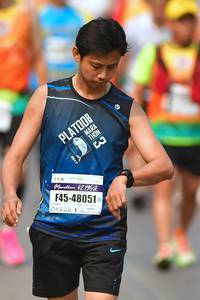 BIB: 42195, 48051, 2017
                            <button type="button" onclick="openModal(9701089)" class="btn btn-primary btn-sm float-right btn-popup" data-toggle="modal" data-target=".modal-high-quality">
                        <i class="fas fa-shopping-cart"></i> Add to Cart
                    </button>
                                            <button type="button" onclick="isThisMe(9701089, true)" class="btn btn-success btn-sm float-right btn-popup btn-isme hidden" data-toggle="tooltip" data-placement="bottom" title="นี่คือรูปของคุณใช่ไหม คลิกที่นี่เพื่อเอาเข้าอัลบั้ม">
                        <i class="fas fa-plus"></i> Add to album
                    </button>
                    <button type="button" onclick="isThisMe(9701089, false)" class="btn btn-warning btn-sm float-right btn-popup btn-isnotme hidden">
                        <i class="fas fa-ban"></i> Remove from album
                    </button>