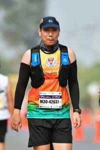 BIB: 421952, 42631
                            <button type="button" onclick="openModal(9702014)" class="btn btn-primary btn-sm float-right btn-popup" data-toggle="modal" data-target=".modal-high-quality">
                        <i class="fas fa-shopping-cart"></i> Add to Cart
                    </button>
                                            <button type="button" onclick="isThisMe(9702014, true)" class="btn btn-success btn-sm float-right btn-popup btn-isme hidden" data-toggle="tooltip" data-placement="bottom" title="นี่คือรูปของคุณใช่ไหม คลิกที่นี่เพื่อเอาเข้าอัลบั้ม">
                        <i class="fas fa-plus"></i> Add to album
                    </button>
                    <button type="button" onclick="isThisMe(9702014, false)" class="btn btn-warning btn-sm float-right btn-popup btn-isnotme hidden">
                        <i class="fas fa-ban"></i> Remove from album
                    </button>