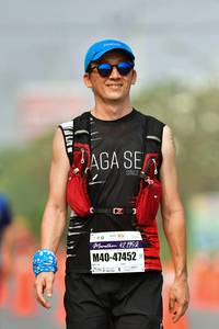 BIB: 421952, 47452
                            <button type="button" onclick="openModal(9697560)" class="btn btn-primary btn-sm float-right btn-popup" data-toggle="modal" data-target=".modal-high-quality">
                        <i class="fas fa-shopping-cart"></i> Add to Cart
                    </button>
                                            <button type="button" onclick="isThisMe(9697560, true)" class="btn btn-success btn-sm float-right btn-popup btn-isme hidden" data-toggle="tooltip" data-placement="bottom" title="นี่คือรูปของคุณใช่ไหม คลิกที่นี่เพื่อเอาเข้าอัลบั้ม">
                        <i class="fas fa-plus"></i> Add to album
                    </button>
                    <button type="button" onclick="isThisMe(9697560, false)" class="btn btn-warning btn-sm float-right btn-popup btn-isnotme hidden">
                        <i class="fas fa-ban"></i> Remove from album
                    </button>