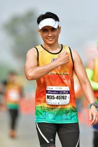 BIB: 42195, 45762
                            <button type="button" onclick="openModal(9701322)" class="btn btn-primary btn-sm float-right btn-popup" data-toggle="modal" data-target=".modal-high-quality">
                        <i class="fas fa-shopping-cart"></i> Add to Cart
                    </button>
                                            <button type="button" onclick="isThisMe(9701322, true)" class="btn btn-success btn-sm float-right btn-popup btn-isme hidden" data-toggle="tooltip" data-placement="bottom" title="นี่คือรูปของคุณใช่ไหม คลิกที่นี่เพื่อเอาเข้าอัลบั้ม">
                        <i class="fas fa-plus"></i> Add to album
                    </button>
                    <button type="button" onclick="isThisMe(9701322, false)" class="btn btn-warning btn-sm float-right btn-popup btn-isnotme hidden">
                        <i class="fas fa-ban"></i> Remove from album
                    </button>