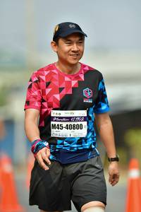 BIB: 42195, 40800
                            <button type="button" onclick="openModal(9703138)" class="btn btn-primary btn-sm float-right btn-popup" data-toggle="modal" data-target=".modal-high-quality">
                        <i class="fas fa-shopping-cart"></i> Add to Cart
                    </button>
                                            <button type="button" onclick="isThisMe(9703138, true)" class="btn btn-success btn-sm float-right btn-popup btn-isme hidden" data-toggle="tooltip" data-placement="bottom" title="นี่คือรูปของคุณใช่ไหม คลิกที่นี่เพื่อเอาเข้าอัลบั้ม">
                        <i class="fas fa-plus"></i> Add to album
                    </button>
                    <button type="button" onclick="isThisMe(9703138, false)" class="btn btn-warning btn-sm float-right btn-popup btn-isnotme hidden">
                        <i class="fas fa-ban"></i> Remove from album
                    </button>