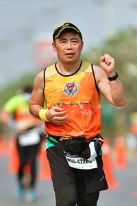 BIB: 4228
                            <button type="button" onclick="openModal(9702687)" class="btn btn-primary btn-sm float-right btn-popup" data-toggle="modal" data-target=".modal-high-quality">
                        <i class="fas fa-shopping-cart"></i> Add to Cart
                    </button>
                                            <button type="button" onclick="isThisMe(9702687, true)" class="btn btn-success btn-sm float-right btn-popup btn-isme hidden" data-toggle="tooltip" data-placement="bottom" title="นี่คือรูปของคุณใช่ไหม คลิกที่นี่เพื่อเอาเข้าอัลบั้ม">
                        <i class="fas fa-plus"></i> Add to album
                    </button>
                    <button type="button" onclick="isThisMe(9702687, false)" class="btn btn-warning btn-sm float-right btn-popup btn-isnotme hidden">
                        <i class="fas fa-ban"></i> Remove from album
                    </button>