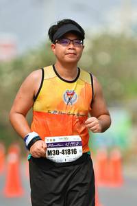 BIB: 421952, 41816
                            <button type="button" onclick="openModal(9702592)" class="btn btn-primary btn-sm float-right btn-popup" data-toggle="modal" data-target=".modal-high-quality">
                        <i class="fas fa-shopping-cart"></i> Add to Cart
                    </button>
                                            <button type="button" onclick="isThisMe(9702592, true)" class="btn btn-success btn-sm float-right btn-popup btn-isme hidden" data-toggle="tooltip" data-placement="bottom" title="นี่คือรูปของคุณใช่ไหม คลิกที่นี่เพื่อเอาเข้าอัลบั้ม">
                        <i class="fas fa-plus"></i> Add to album
                    </button>
                    <button type="button" onclick="isThisMe(9702592, false)" class="btn btn-warning btn-sm float-right btn-popup btn-isnotme hidden">
                        <i class="fas fa-ban"></i> Remove from album
                    </button>