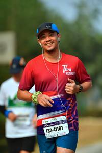 BIB: 100, 42195, 41181
                            <button type="button" onclick="openModal(10275736)" class="btn btn-primary btn-sm float-right btn-popup" data-toggle="modal" data-target=".modal-high-quality">
                        <i class="fas fa-shopping-cart"></i> Add to Cart
                    </button>
                                            <button type="button" onclick="isThisMe(10275736, true)" class="btn btn-success btn-sm float-right btn-popup btn-isme hidden" data-toggle="tooltip" data-placement="bottom" title="นี่คือรูปของคุณใช่ไหม คลิกที่นี่เพื่อเอาเข้าอัลบั้ม">
                        <i class="fas fa-plus"></i> Add to album
                    </button>
                    <button type="button" onclick="isThisMe(10275736, false)" class="btn btn-warning btn-sm float-right btn-popup btn-isnotme hidden">
                        <i class="fas fa-ban"></i> Remove from album
                    </button>