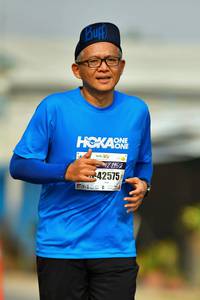 BIB: 1952, 42575
                            <button type="button" onclick="openModal(9697742)" class="btn btn-primary btn-sm float-right btn-popup" data-toggle="modal" data-target=".modal-high-quality">
                        <i class="fas fa-shopping-cart"></i> Add to Cart
                    </button>
                                            <button type="button" onclick="isThisMe(9697742, true)" class="btn btn-success btn-sm float-right btn-popup btn-isme hidden" data-toggle="tooltip" data-placement="bottom" title="นี่คือรูปของคุณใช่ไหม คลิกที่นี่เพื่อเอาเข้าอัลบั้ม">
                        <i class="fas fa-plus"></i> Add to album
                    </button>
                    <button type="button" onclick="isThisMe(9697742, false)" class="btn btn-warning btn-sm float-right btn-popup btn-isnotme hidden">
                        <i class="fas fa-ban"></i> Remove from album
                    </button>