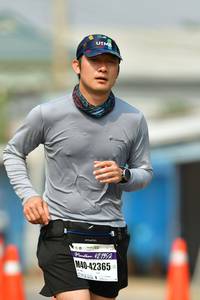 BIB: 42195, 42365
                            <button type="button" onclick="openModal(9703132)" class="btn btn-primary btn-sm float-right btn-popup" data-toggle="modal" data-target=".modal-high-quality">
                        <i class="fas fa-shopping-cart"></i> Add to Cart
                    </button>
                                            <button type="button" onclick="isThisMe(9703132, true)" class="btn btn-success btn-sm float-right btn-popup btn-isme hidden" data-toggle="tooltip" data-placement="bottom" title="นี่คือรูปของคุณใช่ไหม คลิกที่นี่เพื่อเอาเข้าอัลบั้ม">
                        <i class="fas fa-plus"></i> Add to album
                    </button>
                    <button type="button" onclick="isThisMe(9703132, false)" class="btn btn-warning btn-sm float-right btn-popup btn-isnotme hidden">
                        <i class="fas fa-ban"></i> Remove from album
                    </button>