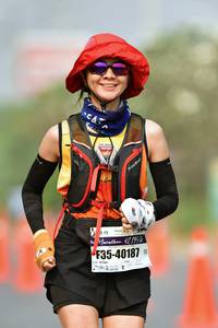 BIB: 421952, 40187
                            <button type="button" onclick="openModal(9702584)" class="btn btn-primary btn-sm float-right btn-popup" data-toggle="modal" data-target=".modal-high-quality">
                        <i class="fas fa-shopping-cart"></i> Add to Cart
                    </button>
                                            <button type="button" onclick="isThisMe(9702584, true)" class="btn btn-success btn-sm float-right btn-popup btn-isme hidden" data-toggle="tooltip" data-placement="bottom" title="นี่คือรูปของคุณใช่ไหม คลิกที่นี่เพื่อเอาเข้าอัลบั้ม">
                        <i class="fas fa-plus"></i> Add to album
                    </button>
                    <button type="button" onclick="isThisMe(9702584, false)" class="btn btn-warning btn-sm float-right btn-popup btn-isnotme hidden">
                        <i class="fas fa-ban"></i> Remove from album
                    </button>