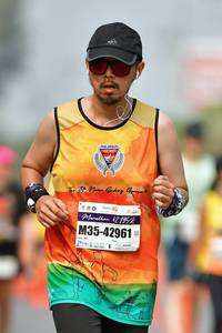 BIB: 235, 42195, 42961
                            <button type="button" onclick="openModal(9698230)" class="btn btn-primary btn-sm float-right btn-popup" data-toggle="modal" data-target=".modal-high-quality">
                        <i class="fas fa-shopping-cart"></i> Add to Cart
                    </button>
                                            <button type="button" onclick="isThisMe(9698230, true)" class="btn btn-success btn-sm float-right btn-popup btn-isme hidden" data-toggle="tooltip" data-placement="bottom" title="นี่คือรูปของคุณใช่ไหม คลิกที่นี่เพื่อเอาเข้าอัลบั้ม">
                        <i class="fas fa-plus"></i> Add to album
                    </button>
                    <button type="button" onclick="isThisMe(9698230, false)" class="btn btn-warning btn-sm float-right btn-popup btn-isnotme hidden">
                        <i class="fas fa-ban"></i> Remove from album
                    </button>