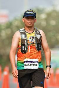 BIB: 42195, 42398
                            <button type="button" onclick="openModal(9702227)" class="btn btn-primary btn-sm float-right btn-popup" data-toggle="modal" data-target=".modal-high-quality">
                        <i class="fas fa-shopping-cart"></i> Add to Cart
                    </button>
                                            <button type="button" onclick="isThisMe(9702227, true)" class="btn btn-success btn-sm float-right btn-popup btn-isme hidden" data-toggle="tooltip" data-placement="bottom" title="นี่คือรูปของคุณใช่ไหม คลิกที่นี่เพื่อเอาเข้าอัลบั้ม">
                        <i class="fas fa-plus"></i> Add to album
                    </button>
                    <button type="button" onclick="isThisMe(9702227, false)" class="btn btn-warning btn-sm float-right btn-popup btn-isnotme hidden">
                        <i class="fas fa-ban"></i> Remove from album
                    </button>