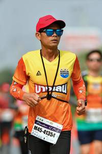 BIB: 42152, 41354
                            <button type="button" onclick="openModal(9702760)" class="btn btn-primary btn-sm float-right btn-popup" data-toggle="modal" data-target=".modal-high-quality">
                        <i class="fas fa-shopping-cart"></i> Add to Cart
                    </button>
                                            <button type="button" onclick="isThisMe(9702760, true)" class="btn btn-success btn-sm float-right btn-popup btn-isme hidden" data-toggle="tooltip" data-placement="bottom" title="นี่คือรูปของคุณใช่ไหม คลิกที่นี่เพื่อเอาเข้าอัลบั้ม">
                        <i class="fas fa-plus"></i> Add to album
                    </button>
                    <button type="button" onclick="isThisMe(9702760, false)" class="btn btn-warning btn-sm float-right btn-popup btn-isnotme hidden">
                        <i class="fas fa-ban"></i> Remove from album
                    </button>