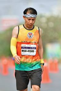 BIB: 42195, 41580, 0000
                            <button type="button" onclick="openModal(9703416)" class="btn btn-primary btn-sm float-right btn-popup" data-toggle="modal" data-target=".modal-high-quality">
                        <i class="fas fa-shopping-cart"></i> Add to Cart
                    </button>
                                            <button type="button" onclick="isThisMe(9703416, true)" class="btn btn-success btn-sm float-right btn-popup btn-isme hidden" data-toggle="tooltip" data-placement="bottom" title="นี่คือรูปของคุณใช่ไหม คลิกที่นี่เพื่อเอาเข้าอัลบั้ม">
                        <i class="fas fa-plus"></i> Add to album
                    </button>
                    <button type="button" onclick="isThisMe(9703416, false)" class="btn btn-warning btn-sm float-right btn-popup btn-isnotme hidden">
                        <i class="fas fa-ban"></i> Remove from album
                    </button>