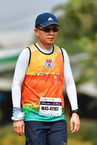 BIB: 421952, 41167
                            <button type="button" onclick="openModal(9699323)" class="btn btn-primary btn-sm float-right btn-popup" data-toggle="modal" data-target=".modal-high-quality">
                        <i class="fas fa-shopping-cart"></i> Add to Cart
                    </button>
                                            <button type="button" onclick="isThisMe(9699323, true)" class="btn btn-success btn-sm float-right btn-popup btn-isme hidden" data-toggle="tooltip" data-placement="bottom" title="นี่คือรูปของคุณใช่ไหม คลิกที่นี่เพื่อเอาเข้าอัลบั้ม">
                        <i class="fas fa-plus"></i> Add to album
                    </button>
                    <button type="button" onclick="isThisMe(9699323, false)" class="btn btn-warning btn-sm float-right btn-popup btn-isnotme hidden">
                        <i class="fas fa-ban"></i> Remove from album
                    </button>