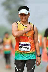 BIB: 42195, 45762
                            <button type="button" onclick="openModal(9701303)" class="btn btn-primary btn-sm float-right btn-popup" data-toggle="modal" data-target=".modal-high-quality">
                        <i class="fas fa-shopping-cart"></i> Add to Cart
                    </button>
                                            <button type="button" onclick="isThisMe(9701303, true)" class="btn btn-success btn-sm float-right btn-popup btn-isme hidden" data-toggle="tooltip" data-placement="bottom" title="นี่คือรูปของคุณใช่ไหม คลิกที่นี่เพื่อเอาเข้าอัลบั้ม">
                        <i class="fas fa-plus"></i> Add to album
                    </button>
                    <button type="button" onclick="isThisMe(9701303, false)" class="btn btn-warning btn-sm float-right btn-popup btn-isnotme hidden">
                        <i class="fas fa-ban"></i> Remove from album
                    </button>