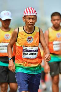 BIB: 42195, 41190
                            <button type="button" onclick="openModal(9701657)" class="btn btn-primary btn-sm float-right btn-popup" data-toggle="modal" data-target=".modal-high-quality">
                        <i class="fas fa-shopping-cart"></i> Add to Cart
                    </button>
                                            <button type="button" onclick="isThisMe(9701657, true)" class="btn btn-success btn-sm float-right btn-popup btn-isme hidden" data-toggle="tooltip" data-placement="bottom" title="นี่คือรูปของคุณใช่ไหม คลิกที่นี่เพื่อเอาเข้าอัลบั้ม">
                        <i class="fas fa-plus"></i> Add to album
                    </button>
                    <button type="button" onclick="isThisMe(9701657, false)" class="btn btn-warning btn-sm float-right btn-popup btn-isnotme hidden">
                        <i class="fas fa-ban"></i> Remove from album
                    </button>