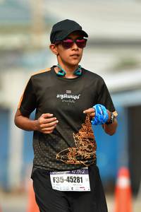 BIB: 421952, 45281
                            <button type="button" onclick="openModal(9702612)" class="btn btn-primary btn-sm float-right btn-popup" data-toggle="modal" data-target=".modal-high-quality">
                        <i class="fas fa-shopping-cart"></i> Add to Cart
                    </button>
                                            <button type="button" onclick="isThisMe(9702612, true)" class="btn btn-success btn-sm float-right btn-popup btn-isme hidden" data-toggle="tooltip" data-placement="bottom" title="นี่คือรูปของคุณใช่ไหม คลิกที่นี่เพื่อเอาเข้าอัลบั้ม">
                        <i class="fas fa-plus"></i> Add to album
                    </button>
                    <button type="button" onclick="isThisMe(9702612, false)" class="btn btn-warning btn-sm float-right btn-popup btn-isnotme hidden">
                        <i class="fas fa-ban"></i> Remove from album
                    </button>