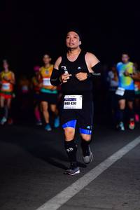 BIB: 424
                            <button type="button" onclick="openModal(8293501)" class="btn btn-primary btn-sm float-right btn-popup" data-toggle="modal" data-target=".modal-high-quality">
                        <i class="fas fa-shopping-cart"></i> Add to Cart
                    </button>
                                            <button type="button" onclick="isThisMe(8293501, true)" class="btn btn-success btn-sm float-right btn-popup btn-isme hidden" data-toggle="tooltip" data-placement="bottom" title="นี่คือรูปของคุณใช่ไหม คลิกที่นี่เพื่อเอาเข้าอัลบั้ม">
                        <i class="fas fa-plus"></i> Add to album
                    </button>
                    <button type="button" onclick="isThisMe(8293501, false)" class="btn btn-warning btn-sm float-right btn-popup btn-isnotme hidden">
                        <i class="fas fa-ban"></i> Remove from album
                    </button>