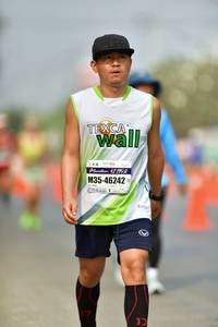 BIB: 12195, 46242, 42195
                            <button type="button" onclick="openModal(8294727)" class="btn btn-primary btn-sm float-right btn-popup" data-toggle="modal" data-target=".modal-high-quality">
                        <i class="fas fa-shopping-cart"></i> Add to Cart
                    </button>
                                            <button type="button" onclick="isThisMe(8294727, true)" class="btn btn-success btn-sm float-right btn-popup btn-isme hidden" data-toggle="tooltip" data-placement="bottom" title="นี่คือรูปของคุณใช่ไหม คลิกที่นี่เพื่อเอาเข้าอัลบั้ม">
                        <i class="fas fa-plus"></i> Add to album
                    </button>
                    <button type="button" onclick="isThisMe(8294727, false)" class="btn btn-warning btn-sm float-right btn-popup btn-isnotme hidden">
                        <i class="fas fa-ban"></i> Remove from album
                    </button>